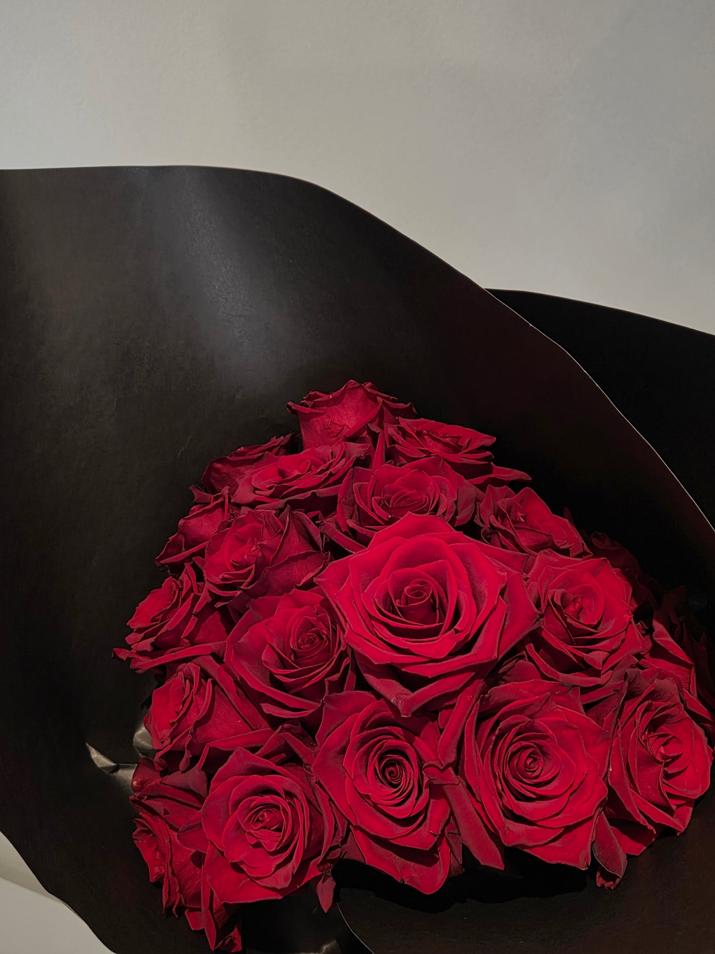 Deluxe Red Roses Bouquet