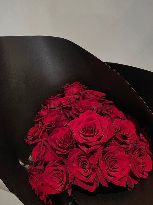Deluxe Red Roses Bouquet