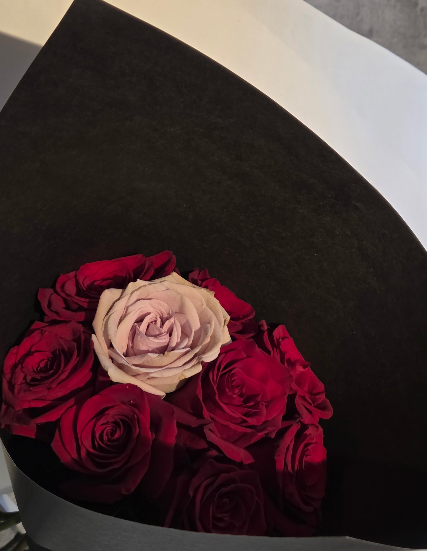 Deluxe Red Roses Bouquet