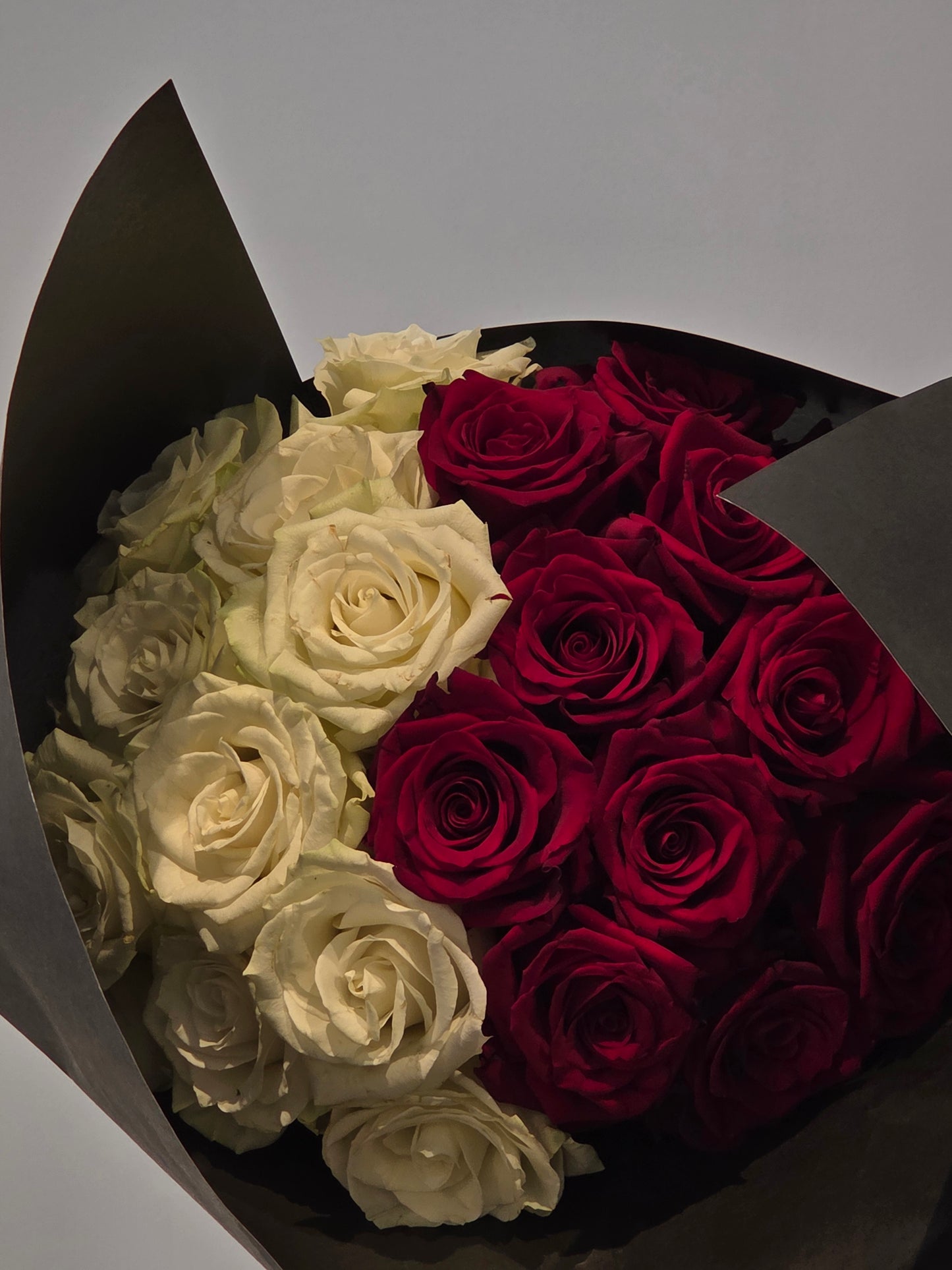 Deluxe White Roses Bouquet