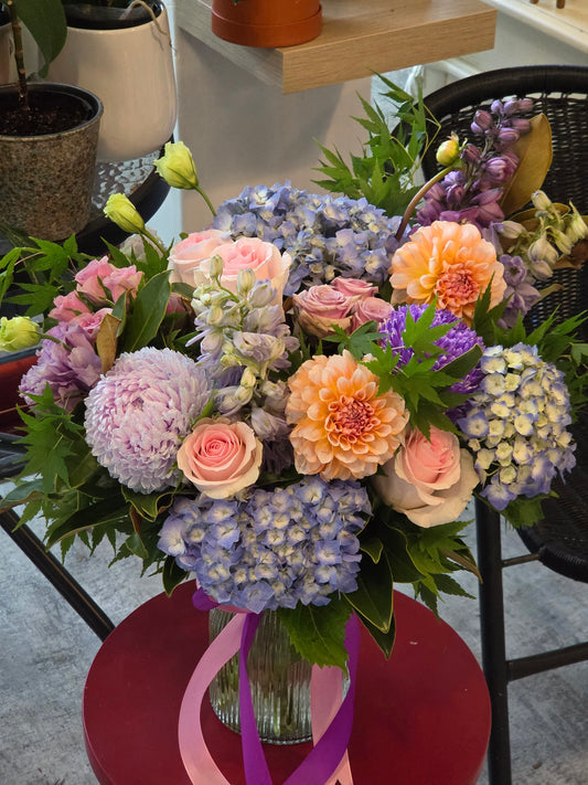 Luxe Bloom Collection - Premium Seasonal Bouquets