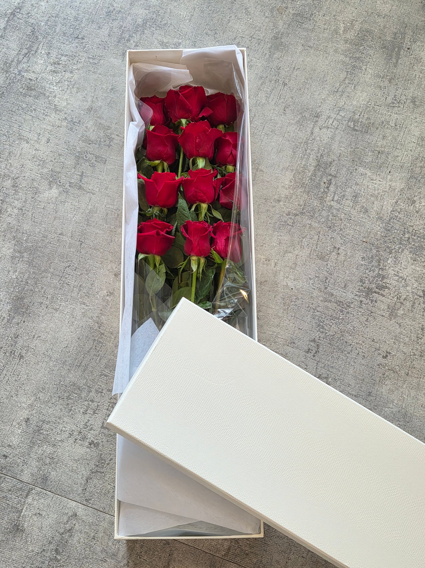 The Heritage Rose Box – Premium Long Stems Roses