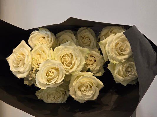 Deluxe White Roses Bouquet